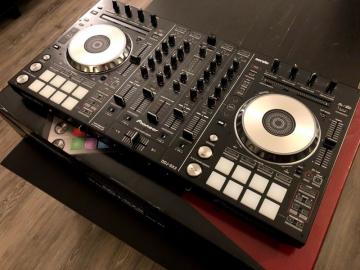 Pioneer DJ XDJ-RX3, Pioneer DDJ-REV7 DJ