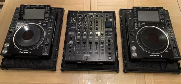 Pioneer DJ XDJ-RX3, Pioneer DDJ-REV7 DJ