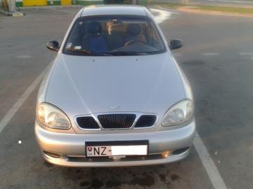 Daewoo Lanos 1. 5 sedan strieborn