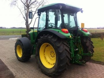 2007 John Deere 5620